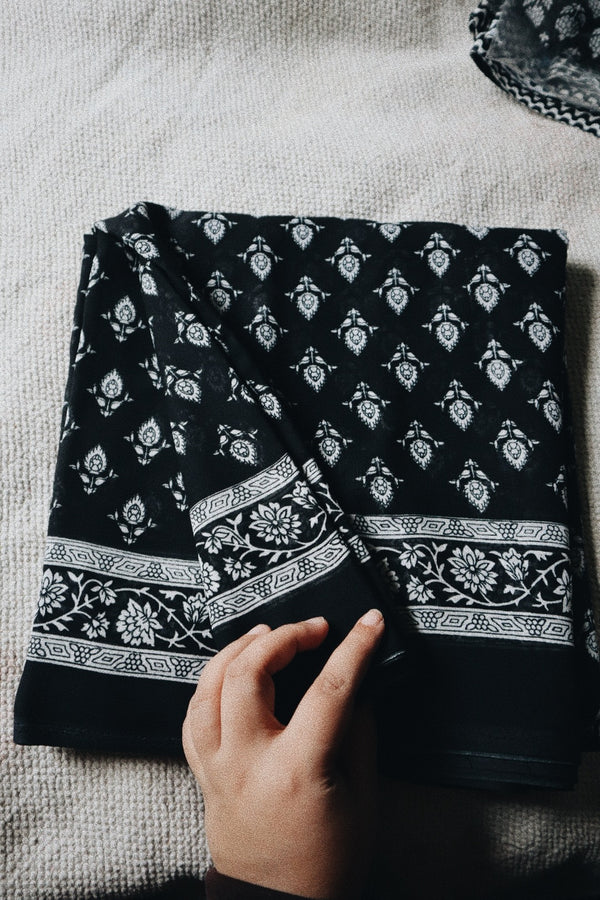 Monochrome Chiffon Sari (flower print)