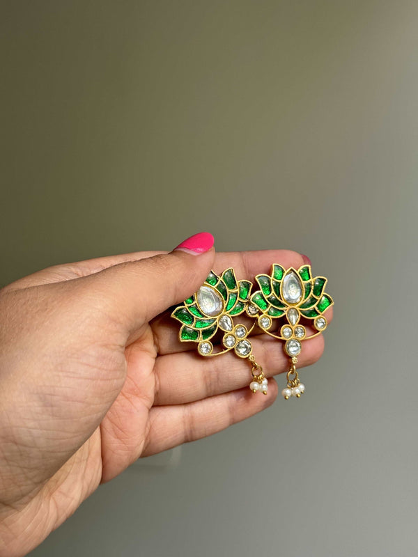 Heer earrings (green and white)