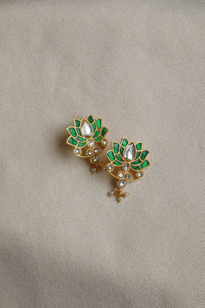 Heer earrings (green and white)
